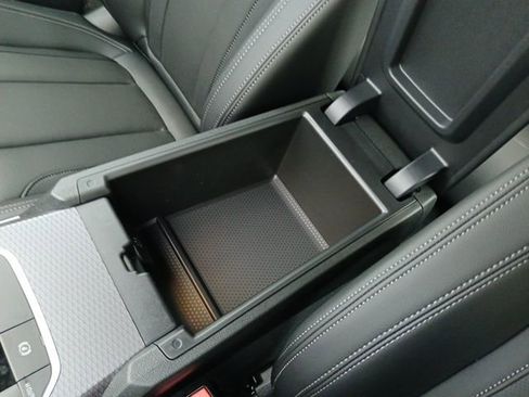 New 2026 BMW 330i Sedan w/ M Sport Package image 23