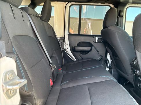 Used 2023 Jeep Wrangler Unlimited Rubicon 4xe AWD/4WD image 20