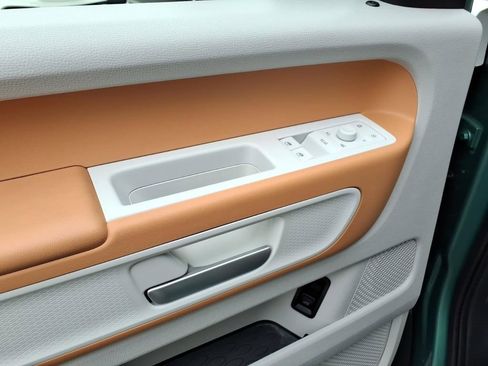 Used 2025 Volkswagen ID. Buzz 1st Edition AWD/4WD image 12