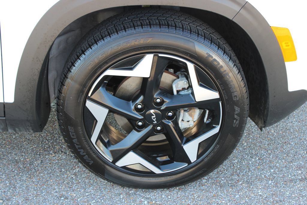 Used 2025 Kia Seltos S FWD image 5