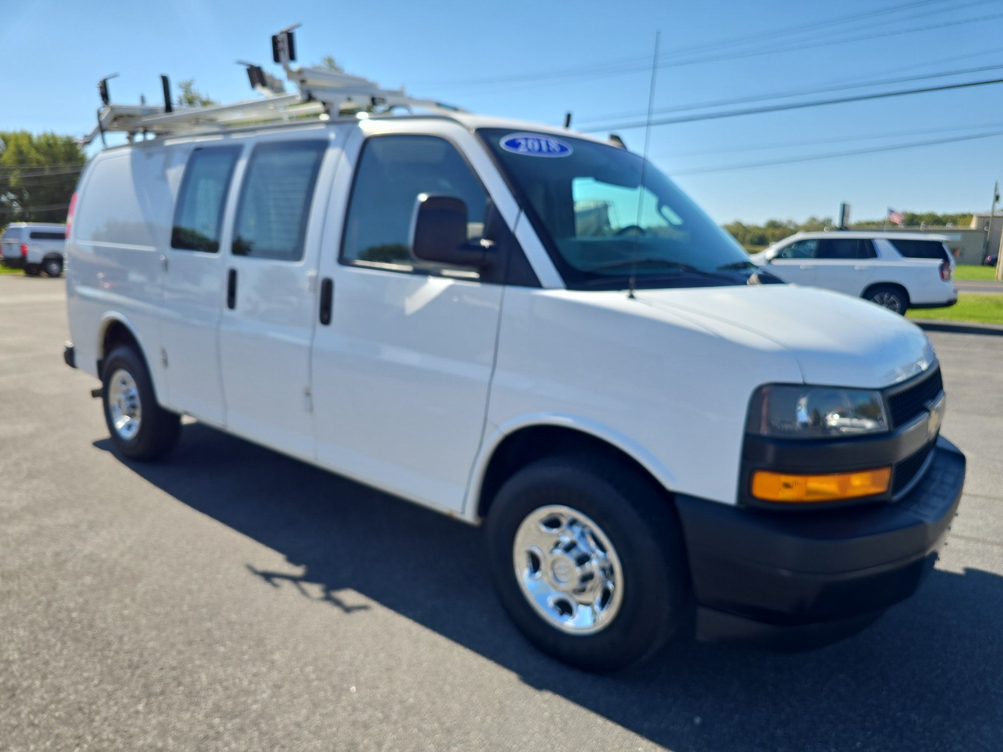 Used 2018 Chevrolet Express 2500 w/ Driver Convenience Package RWD image 4