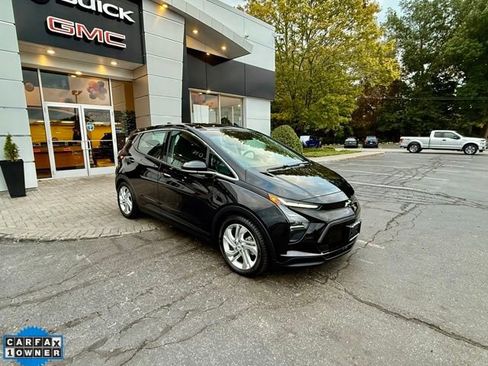 Used 2023 Chevrolet Bolt LT image 7