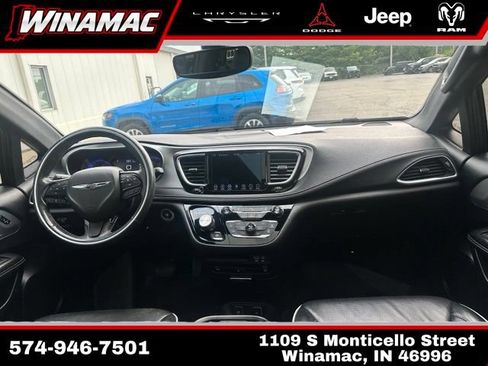 Used 2019 Chrysler Pacifica Limited w/ S Appearance Package FWD image 2