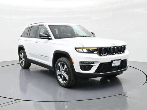 Used 2025 Jeep Grand Cherokee Limited 4xe w/ Luxury Tech Group II AWD/4WD image 4