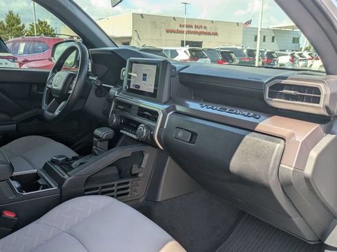Used 2024 Toyota Tacoma SR5 AWD/4WD image 30