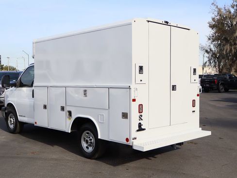Used 2023 GMC Savana 3500 w/ Power Convenience Package image 6