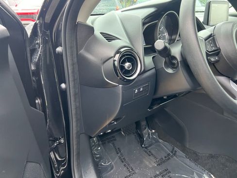 Used 2020 Toyota Yaris LE image 12