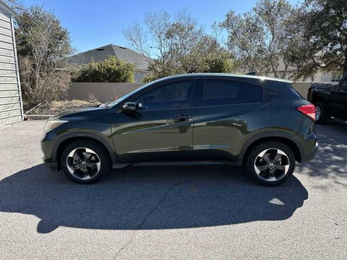 Used 2018 Honda HR-V EX image 3