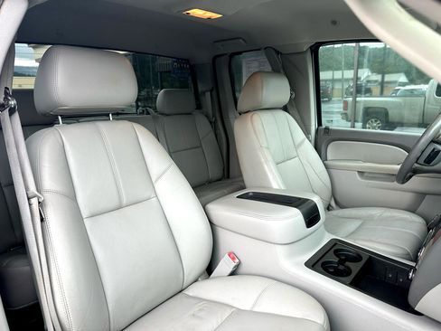 Used 2011 Chevrolet Silverado 3500 LTZ image 10