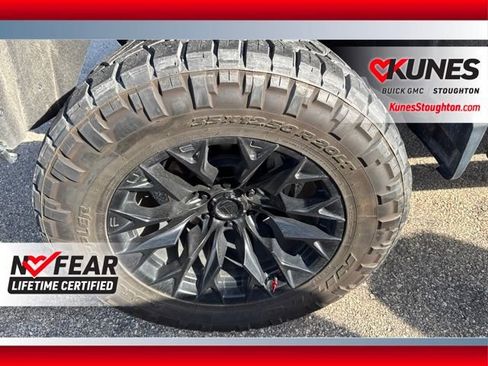 Used 2024 Chevrolet Silverado 1500 LT Trail Boss w/ Convenience Package II AWD/4WD image 17