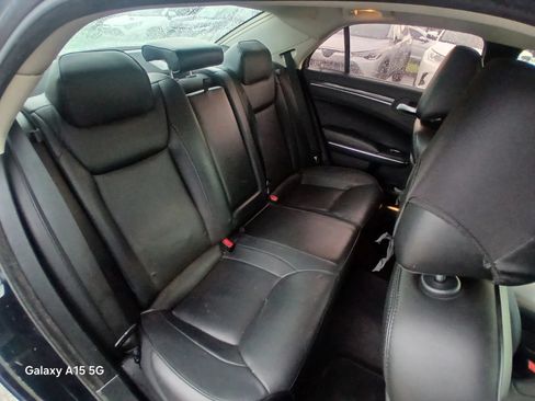 Used 2017 Chrysler 300 C AWD/4WD image 15