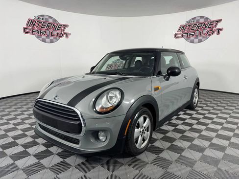 Used 2016 MINI Cooper 2-Door Hardtop image 3