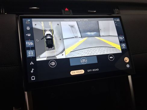 New 2025 Land Rover Discovery Sport Dynamic SE image 25