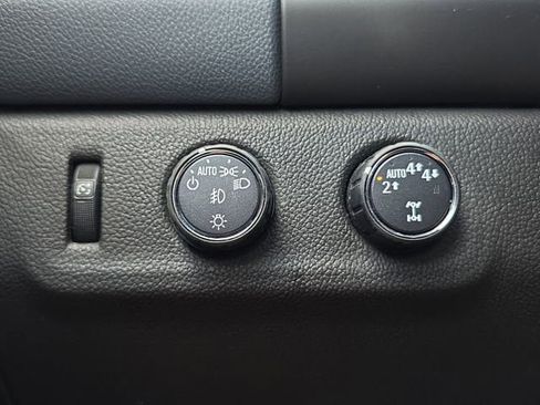 Used 2021 Chevrolet Colorado Z71 AWD/4WD image 27