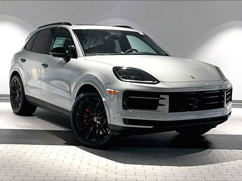 New 2026 Porsche Cayenne S image 9