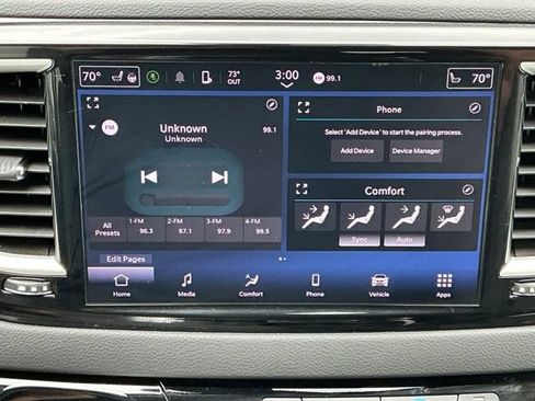 Used 2024 Chrysler Pacifica Touring-L FWD image 26