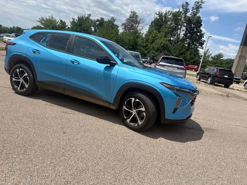 Used 2025 Chevrolet Trax RS w/ Sunroof Package FWD image 19