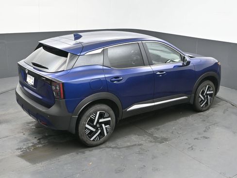 Certified 2025 Nissan Kicks SV image 37