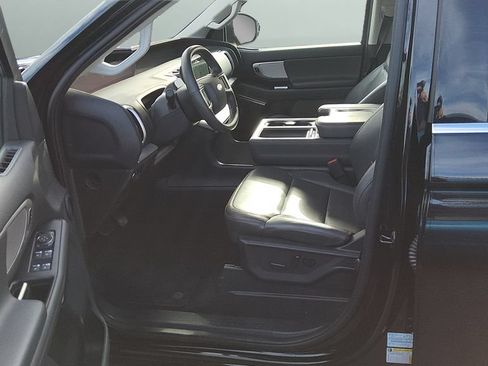 Used 2025 Ford Expedition Active AWD/4WD image 12