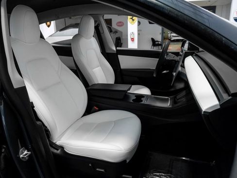 Used 2021 Tesla Model Y Long Range image 36