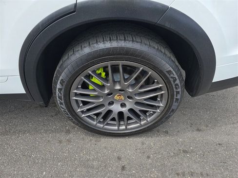 Used 2018 Porsche Cayenne S Platinum AWD/4WD image 27
