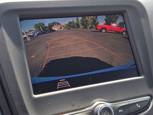 Used 2021 Chevrolet Equinox LT FWD image 3