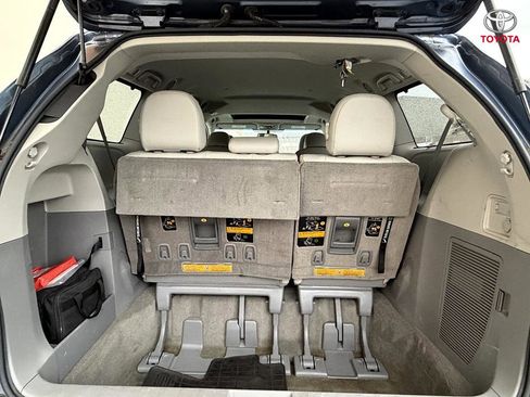 Used 2013 Toyota Sienna XLE image 17