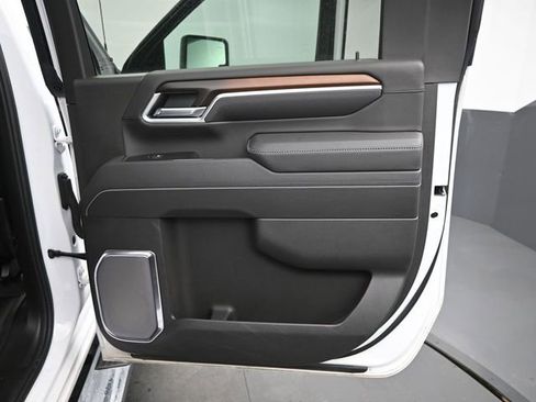 Used 2025 GMC Sierra 2500 Denali w/ Technology Package image 16