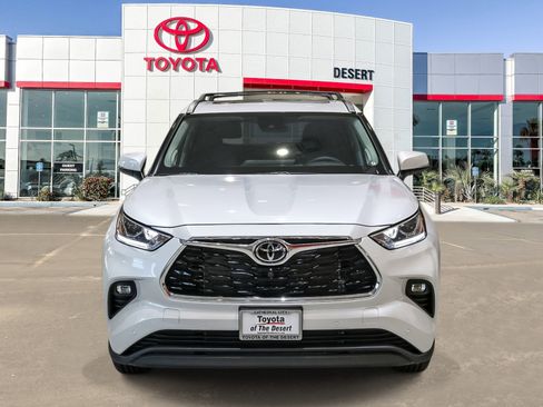 New 2026 Toyota Highlander Limited image 2
