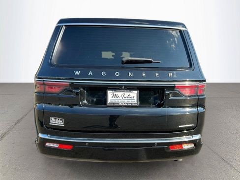 Used 2023 Jeep Wagoneer L Series III w/ Convenience Group I AWD/4WD image 5