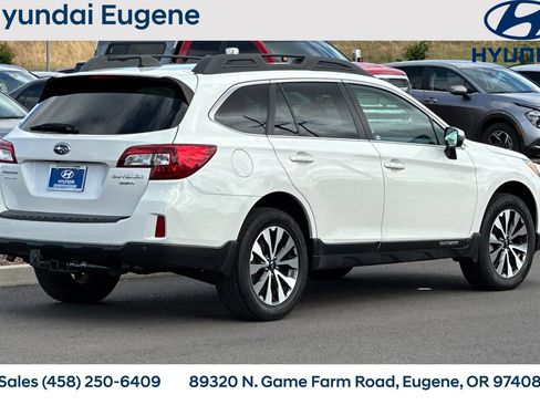 Used 2017 Subaru Outback 3.6R Limited AWD/4WD image 3