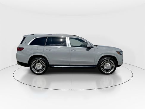 Used 2024 Mercedes-Benz Maybach GLS 600 4MATIC image 9