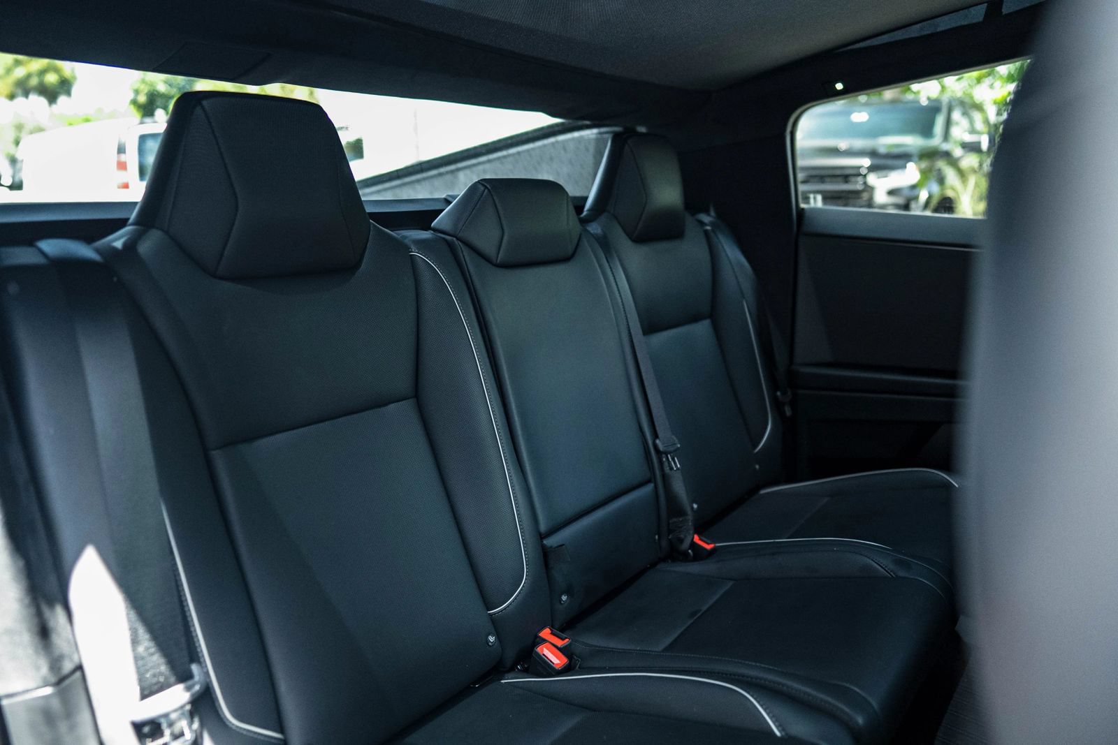 Used 2024 Tesla Cybertruck AWD Crew Cab image 19