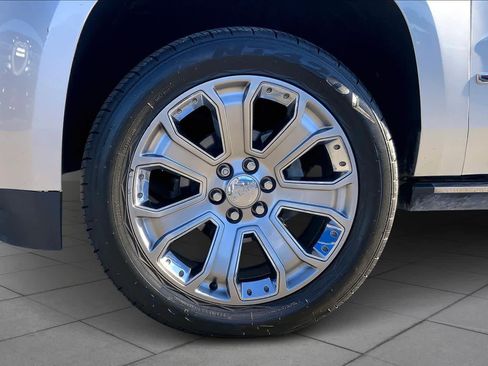 Used 2019 GMC Yukon XL Denali w/ Open Road Package image 10