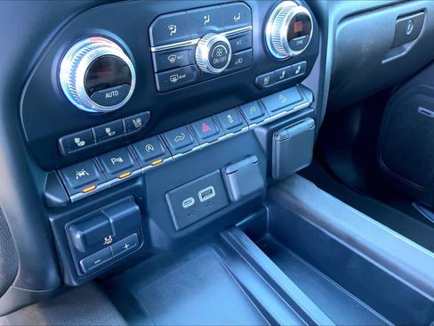 Used 2020 GMC Sierra 1500 SLT image 34