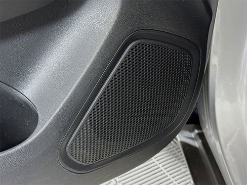 Used 2024 Hyundai Venue SEL image 19