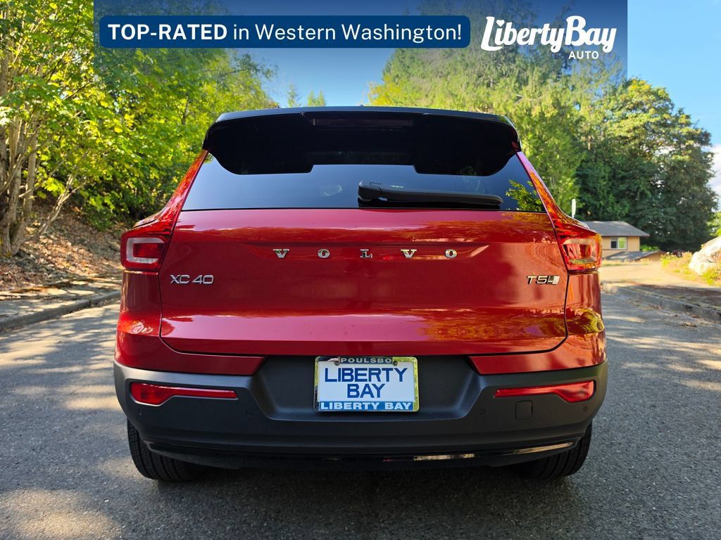Used 2022 Volvo XC40 T5 R-Design w/ Advanced Package AWD/4WD image 6