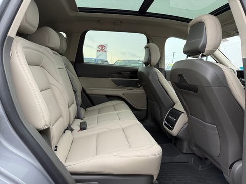 Used 2025 Lincoln Nautilus Premier w/ Equipment Group 102A image 25