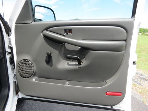 Used 2003 Chevrolet Silverado 1500 2WD Regular Cab w/ Exterior Appearance Package image 19