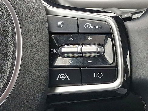 Used 2021 Kia Sorento S image 21