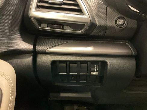 Used 2019 Subaru Forester Premium w/ All-Weather Package AWD/4WD image 12