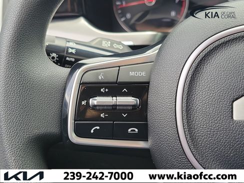 Certified 2023 Kia Sorento LX FWD image 23