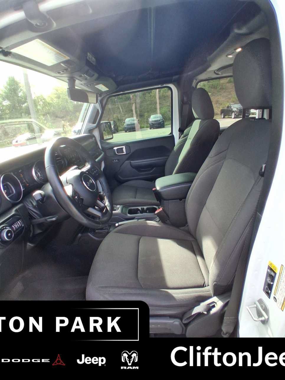 Used 2022 Jeep Wrangler Unlimited Sport AWD/4WD image 10