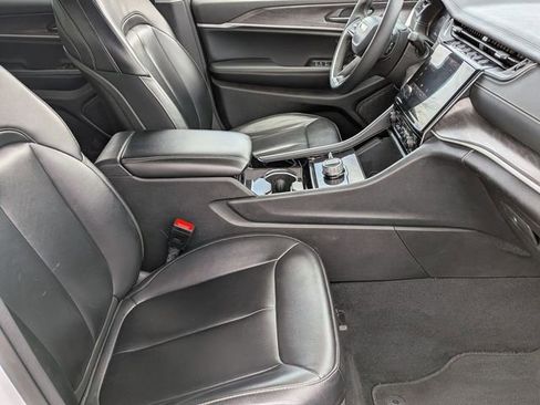 Certified 2023 Jeep Grand Cherokee L Limited image 31