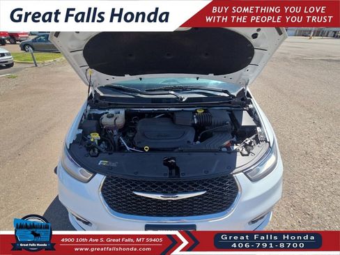 Used 2021 Chrysler Pacifica Limited w/ Premium & Safety Sphere Group AWD/4WD image 9