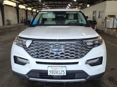 Used 2021 Ford Explorer Platinum w/ Equipment Group 601A AWD/4WD image 6