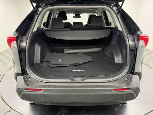 Used 2021 Toyota RAV4 XLE w/ Carpet Mat Package (TMS) AWD/4WD image 15
