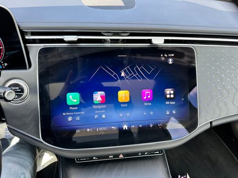 Used 2025 Mercedes-Benz E 350 4MATIC Sedan image 19