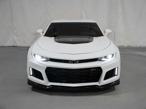 Used 2018 Chevrolet Camaro ZL1 RWD image 5