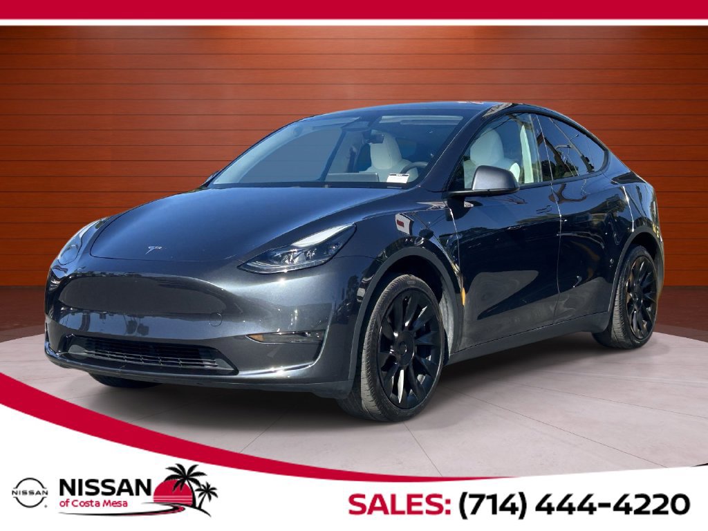 Used 2024 Tesla Model Y Long Range RWD image 1